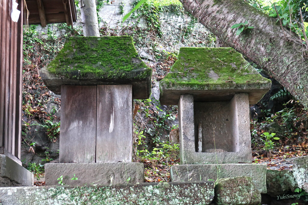 清原神社拝殿と祠（2023-05-19）