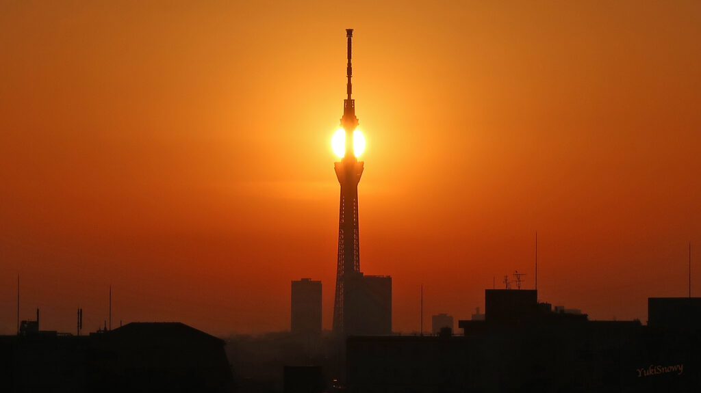 東京スカイツリーと太陽（2023-11-02 06:23）